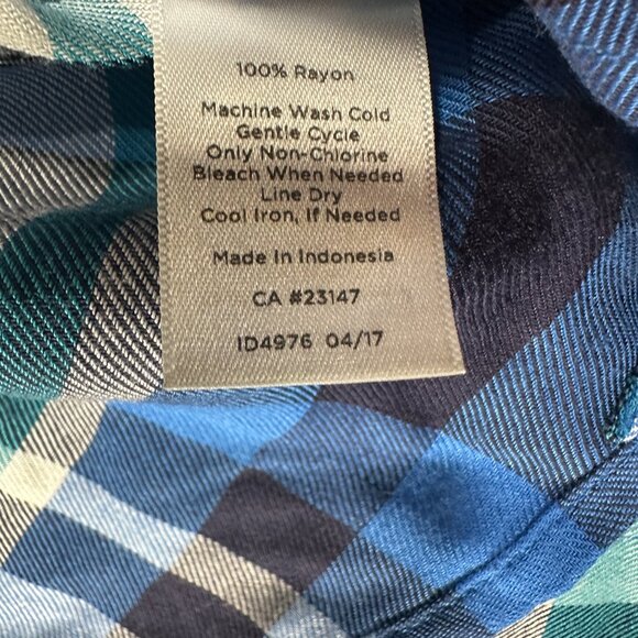 Talbots Shirt Womens Medium Blue Plaid Button Up Blouse Pocket Button Cuffs - Picture 6 of 9